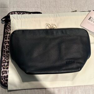 Kusshi Vacationer Makeup Bag Leather